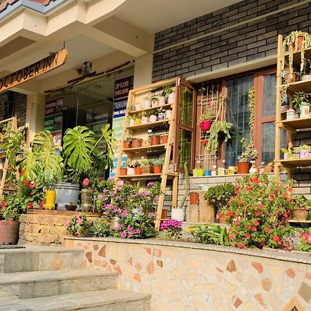 Hotel October Inn Pokhara Eksteriør bilde