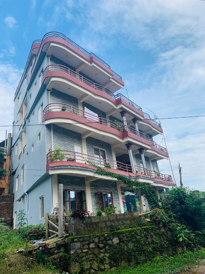 Hotel October Inn Pokhara Eksteriør bilde