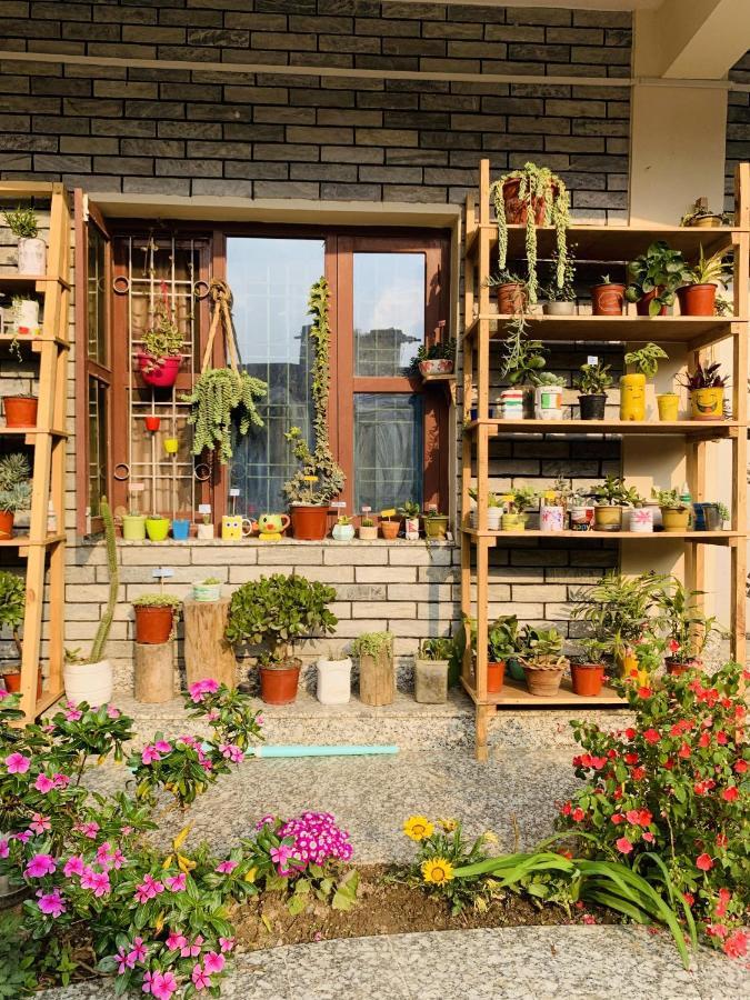 Hotel October Inn Pokhara Eksteriør bilde