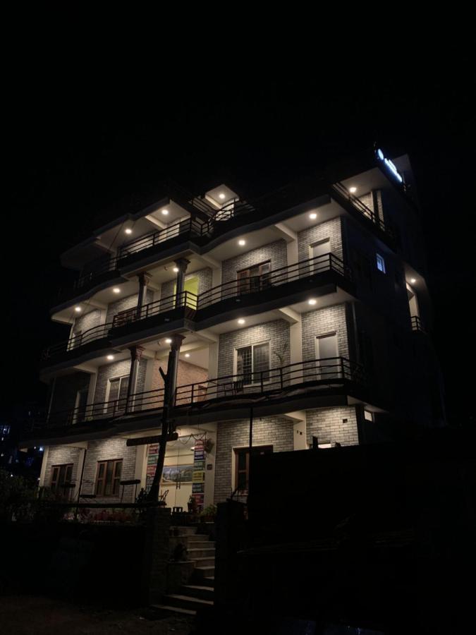 Hotel October Inn Pokhara Eksteriør bilde