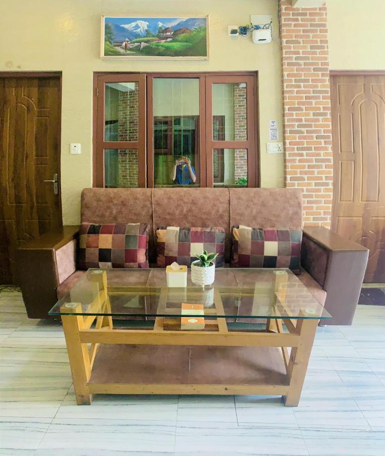 Hotel October Inn Pokhara Eksteriør bilde
