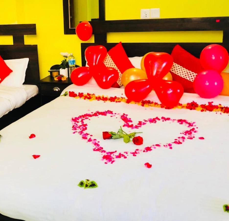 Hotel October Inn Pokhara Eksteriør bilde