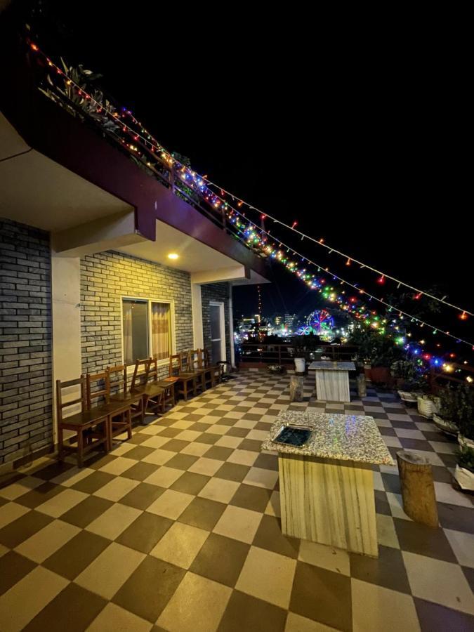 Hotel October Inn Pokhara Eksteriør bilde