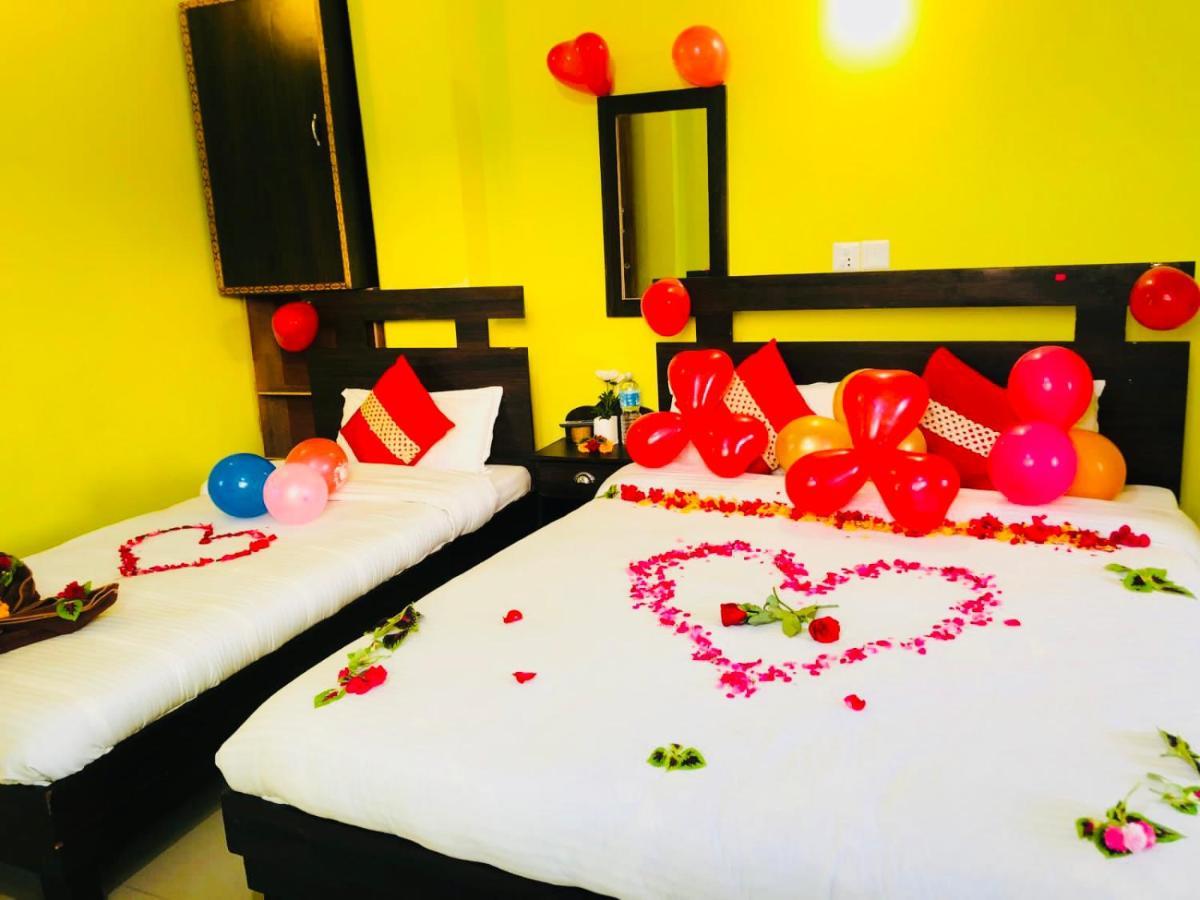 Hotel October Inn Pokhara Eksteriør bilde