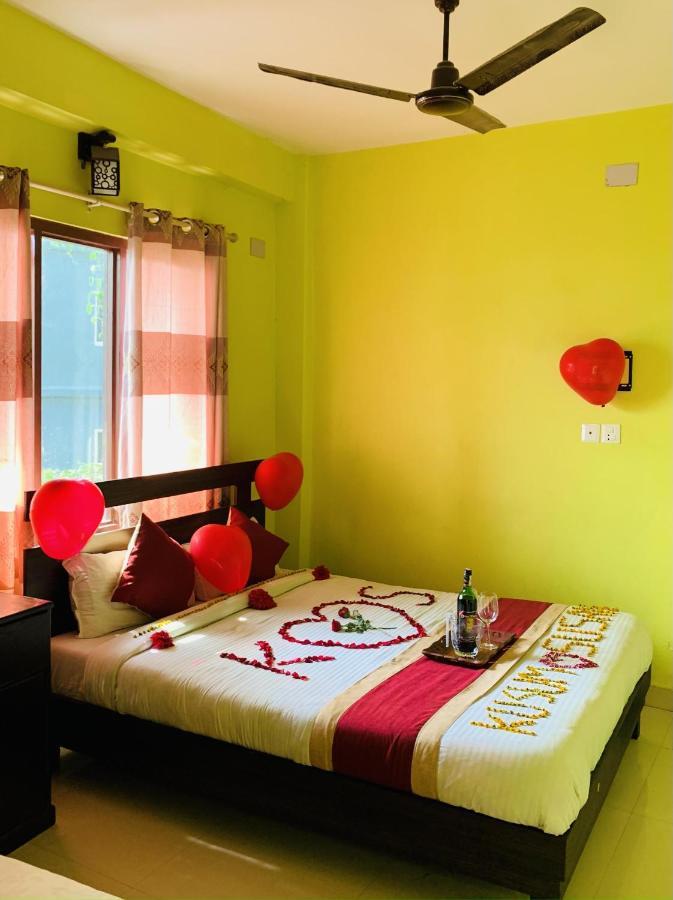 Hotel October Inn Pokhara Eksteriør bilde