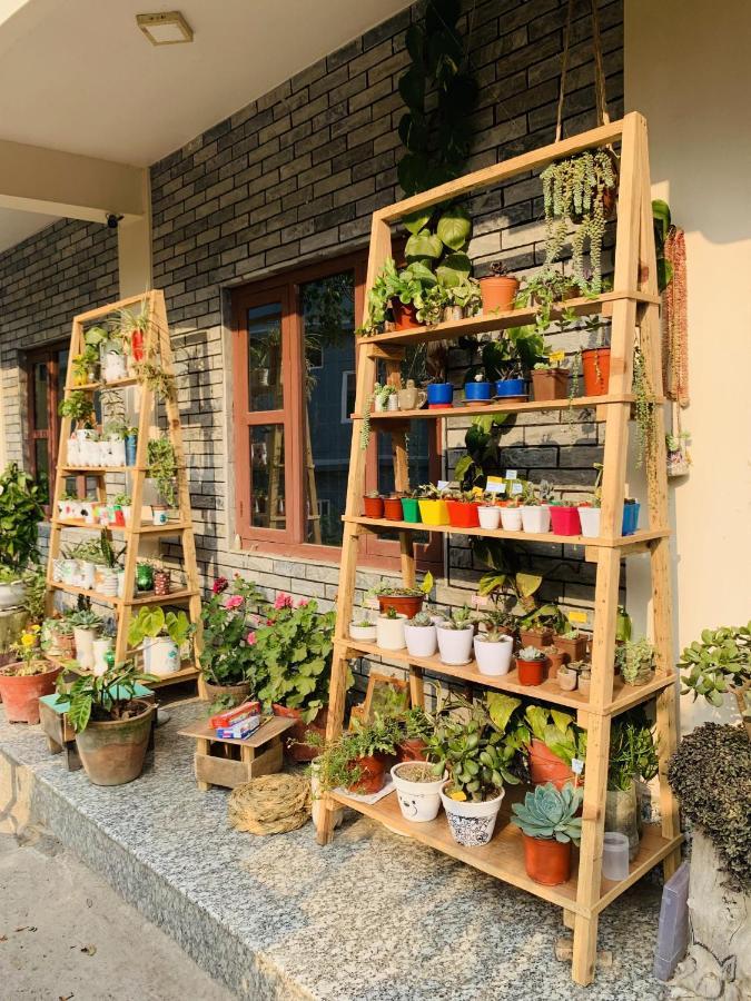 Hotel October Inn Pokhara Eksteriør bilde