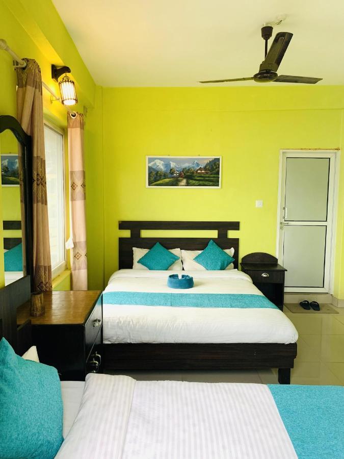 Hotel October Inn Pokhara Eksteriør bilde