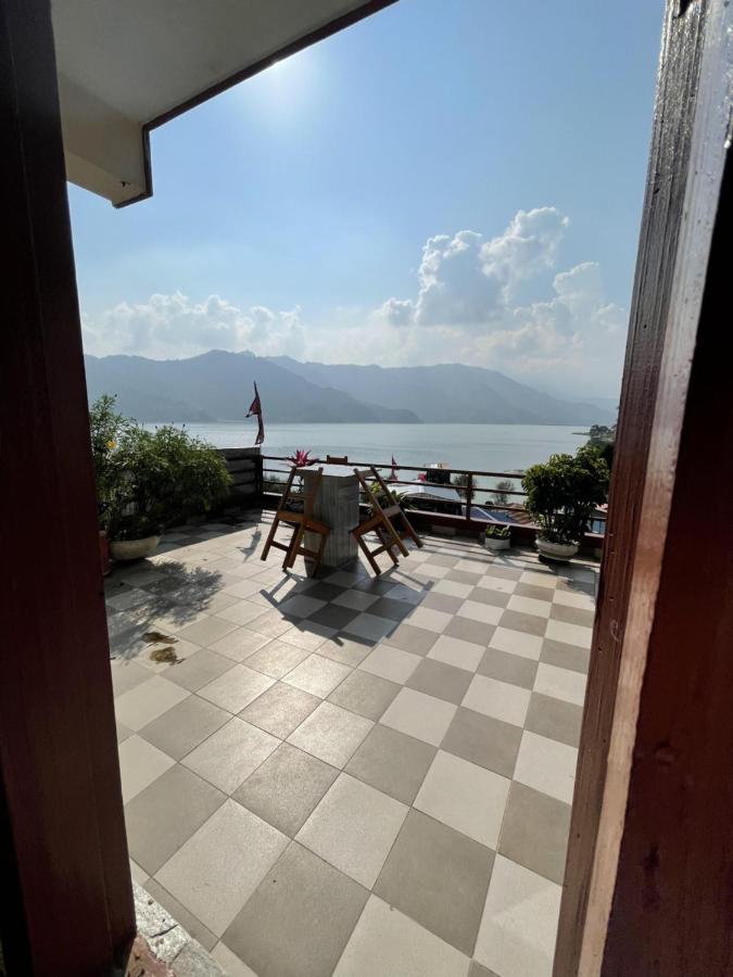 Hotel October Inn Pokhara Eksteriør bilde