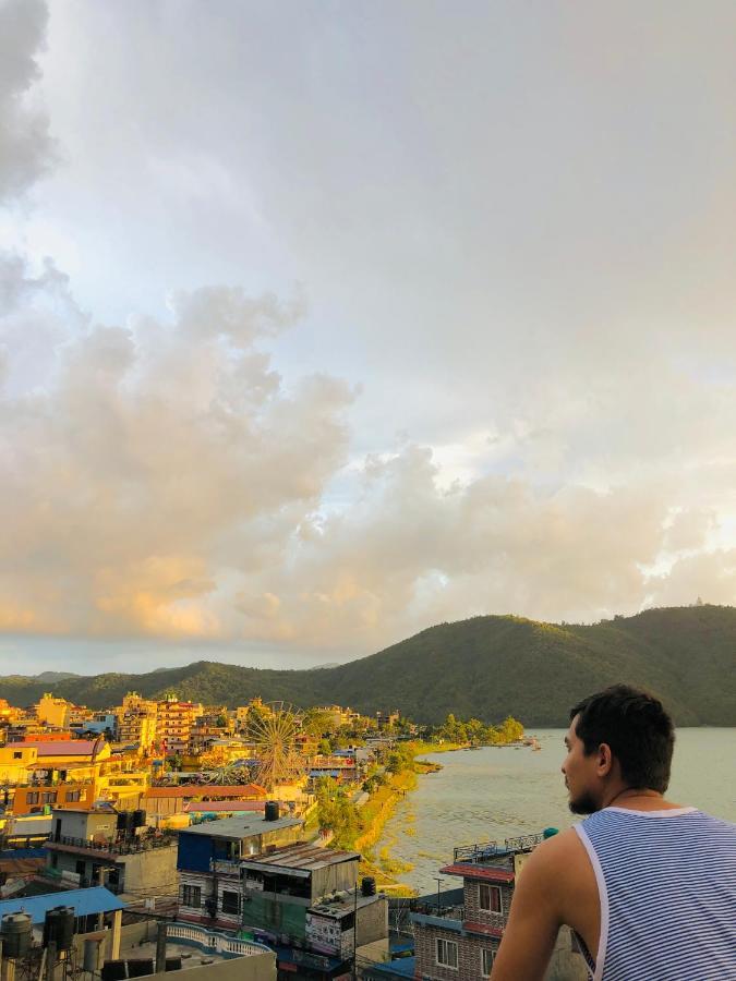 Hotel October Inn Pokhara Eksteriør bilde
