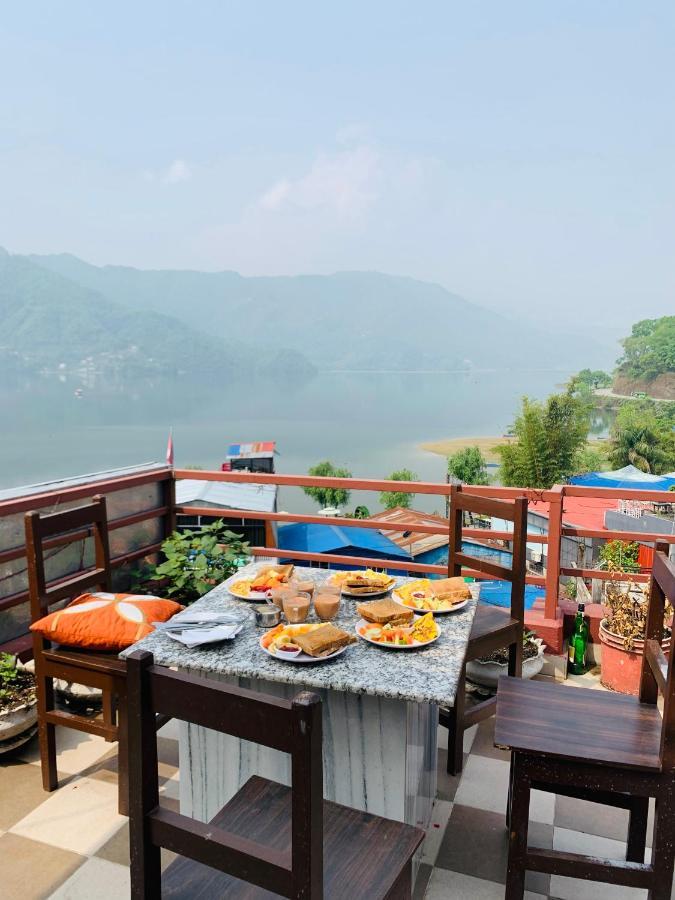 Hotel October Inn Pokhara Eksteriør bilde