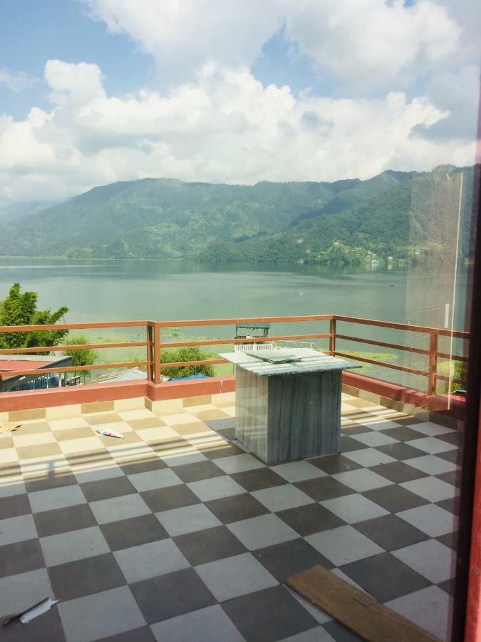 Hotel October Inn Pokhara Eksteriør bilde