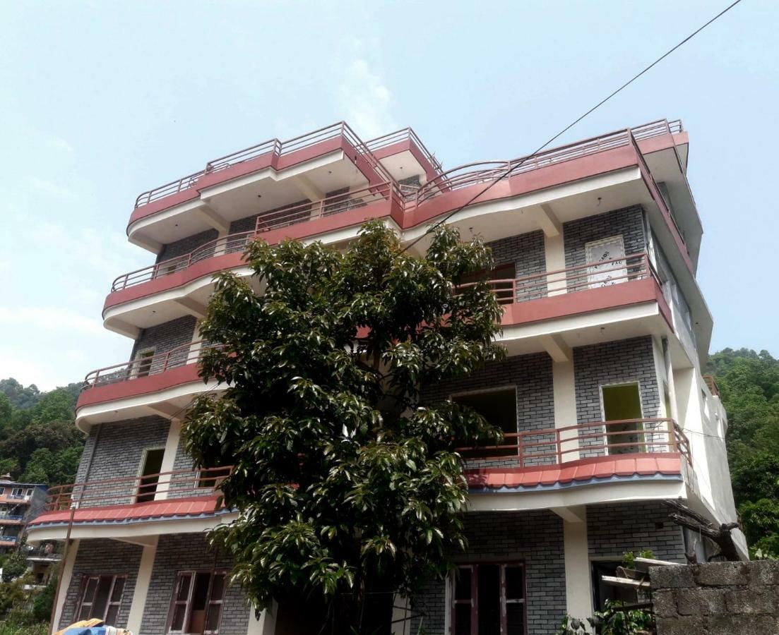 Hotel October Inn Pokhara Eksteriør bilde