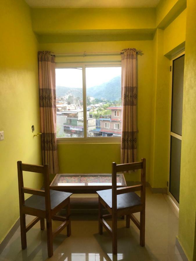 Hotel October Inn Pokhara Eksteriør bilde