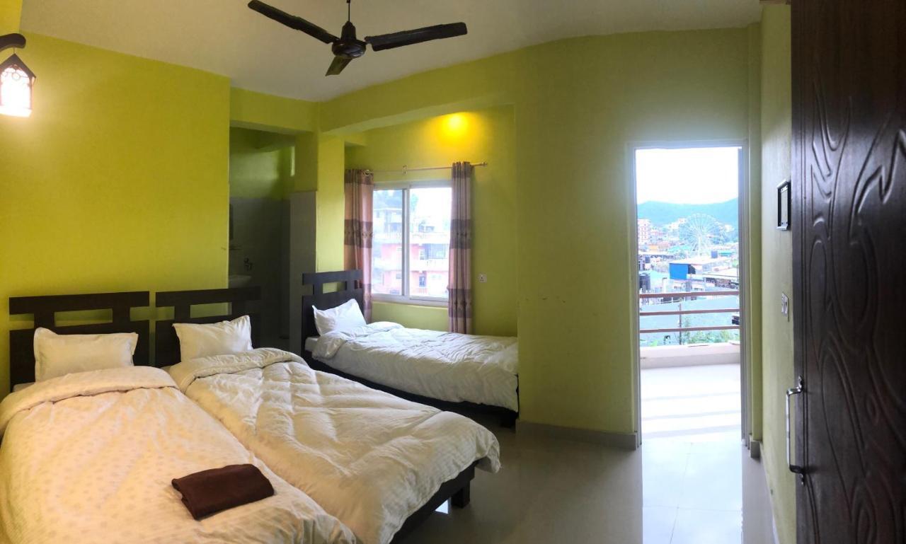 Hotel October Inn Pokhara Eksteriør bilde