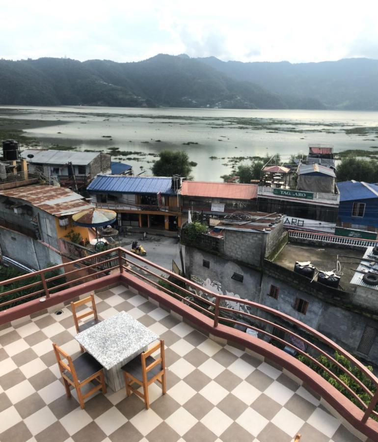 Hotel October Inn Pokhara Eksteriør bilde